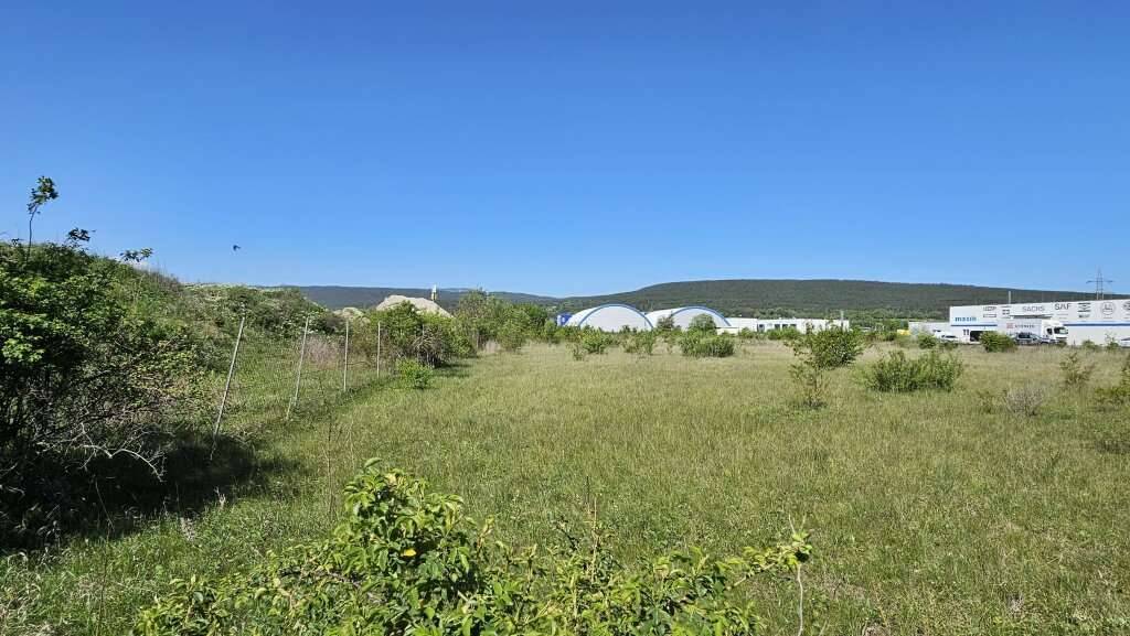 Bad Fischau: Gewerbe-/Industriegrundstück (10.963 m² / nicht teilbar) Nähe A2 - Miete/Pacht - Ansicht 3