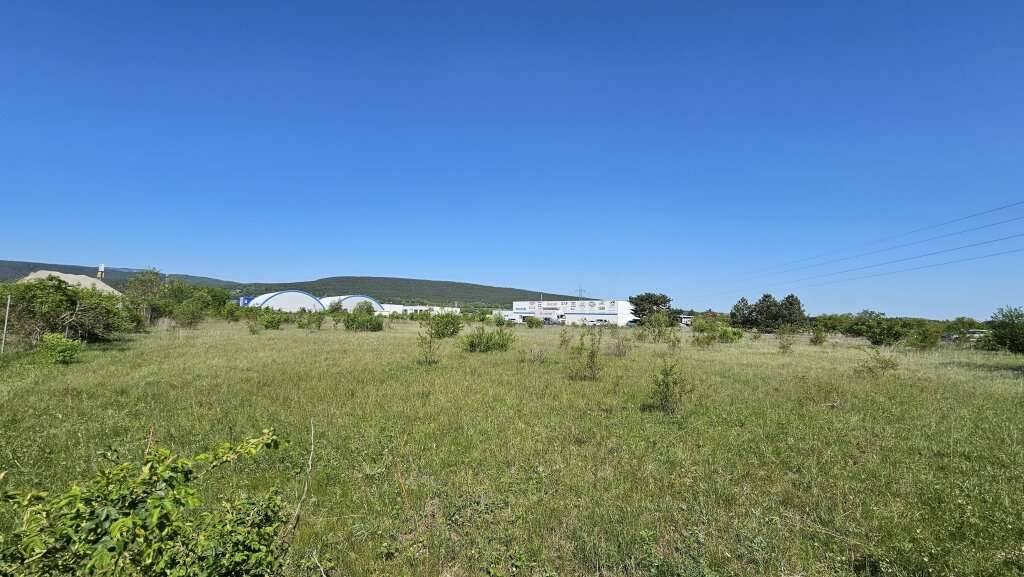 Bad Fischau: Gewerbe-/Industriegrundstück (10.963 m² / nicht teilbar) Nähe A2 - Miete/Pacht - Ansicht 2