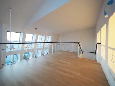 MARIAHILFER STRASSE | loftartige 3-Zimmer-Dachgeschoß-Wohnung mit Balkon | U3 "Neubaugasse" – Bild 2