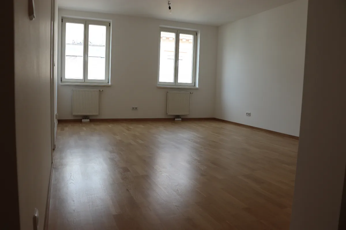 Frisch generalsanierte 2-Zimmer Wohnung in Top Lage - Ansicht 2