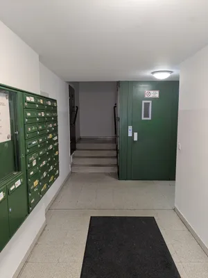Helle 4 - Zimmer-Wohnung mit großzügige Wohnküche ( 120 m²) mit Lift - nur wenige Gehminuten zur U3 Johnstraße - renoviertes Bad (2025) – Bild 2