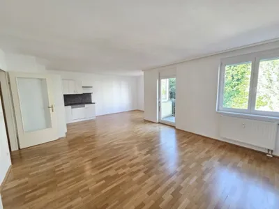 Helle 3-Zimmer-Wohnung mit Balkon und Garten