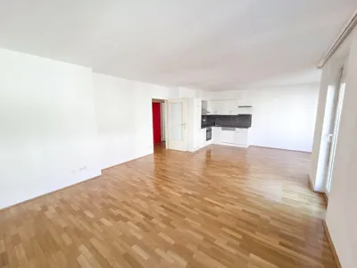 Helle 3-Zimmer-Wohnung mit Balkon und Garten – Bild 2