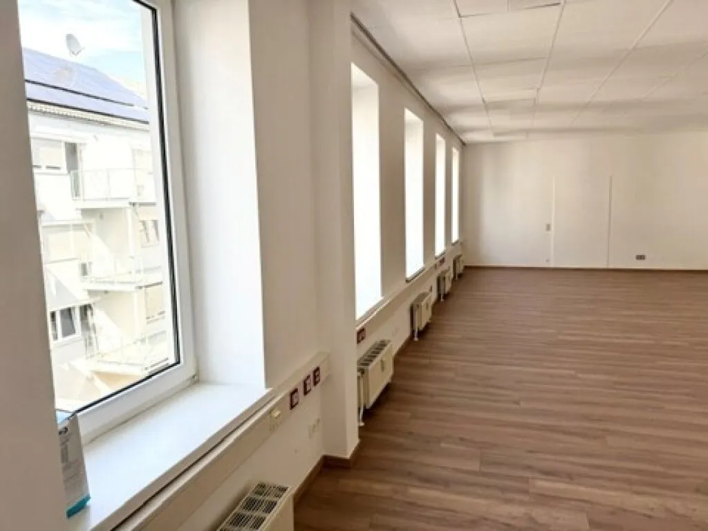 UNBEFRISTET - Modernes Büro/ Studio / Kosmetik in Hofruhelage (U-Bahn Niederhofstrasse) - Ansicht 2
