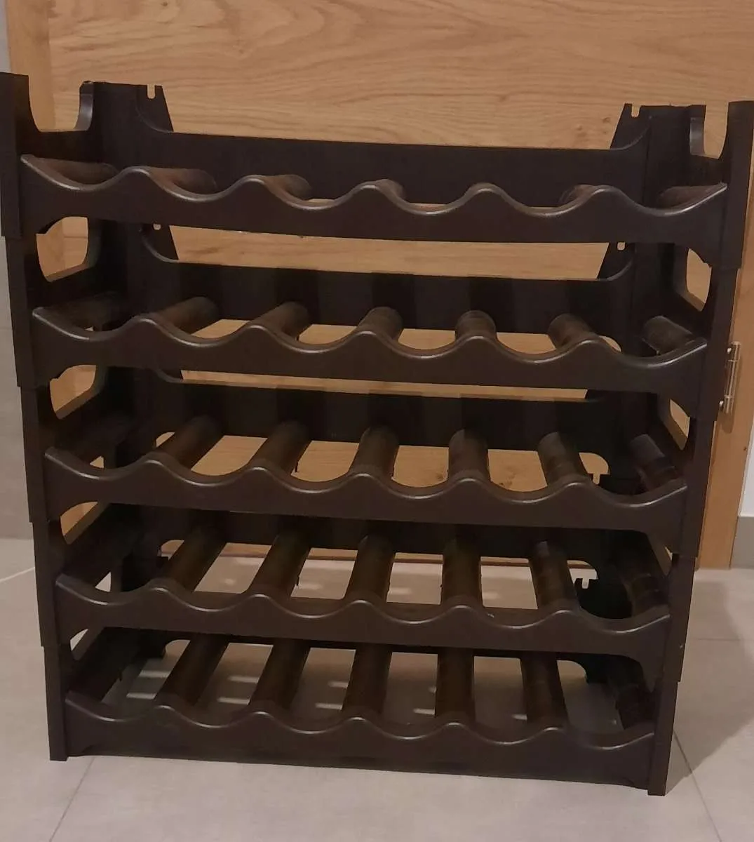 Weinregal Plastik stapelbar, € 25,- (6414 Untermieming)