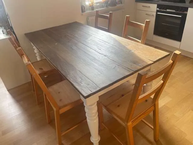 Esstisch Landhausstil mit 2 Schubladen (inkl. 5x Ikea IVAR Stühle), € 50,- (1120 Wien)
