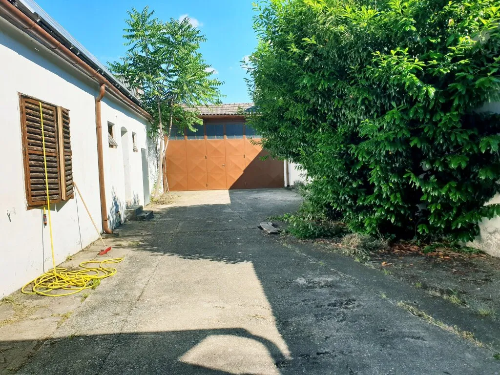 Zweifamilienhaus / Gewerbeobjekt mit Nebengebäude zu verkaufen! - Ansicht 2