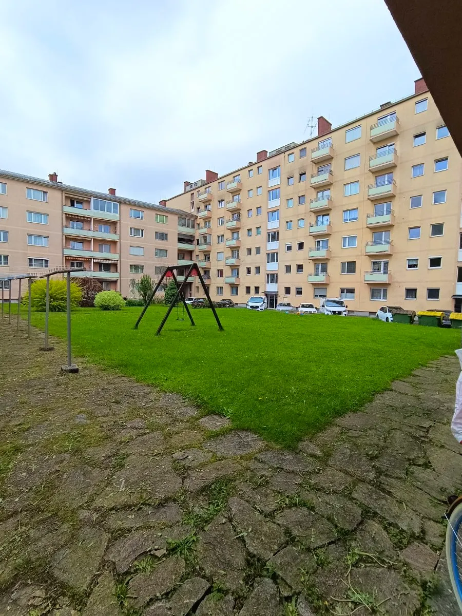 Helle 3-Zimmer-Eigentumswohnung mit renoviertem Bad, Balkon und Loggia - Ansicht 3