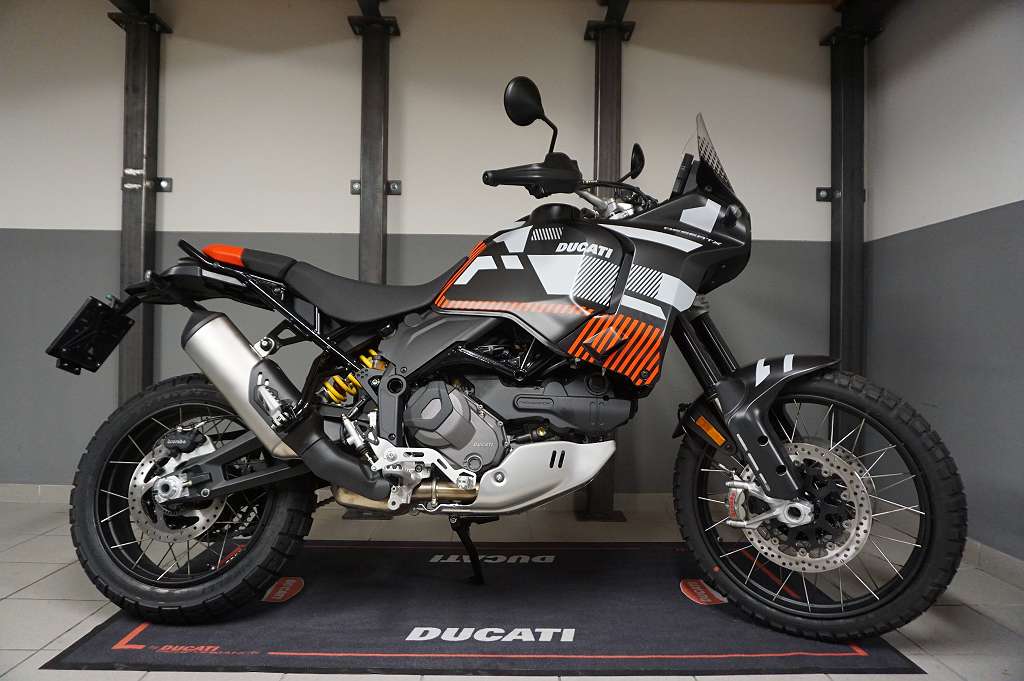 Ducati DesertX R22 Enduro