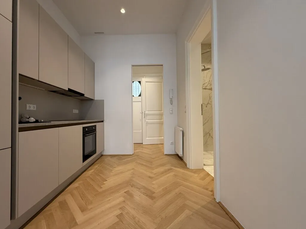 Hochwertig und in Top Zustand! Altbauwohnung mit Lift, 3,40 m Raumhöhe & Designbad - Perfekte City Wohnung - Ansicht 3