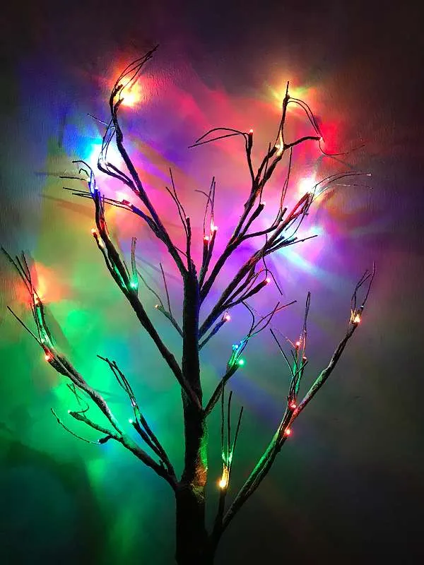Leuchtender Baum LED Gartendekoration Deko wasserdicht wasserfest Stehlampe Stehleuchte Licht Leuchte Lampe bunt RBG Kunstpflanze künstlicher Baum mit vielen led's und Farbnuancen lebensechter Look Design mit Schnee und Standfuß Wurzelballen