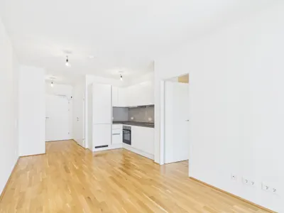 Fernblick im 6. OG: Großzügig gestaltete 2-Zimmerwohnung mit Balkon
