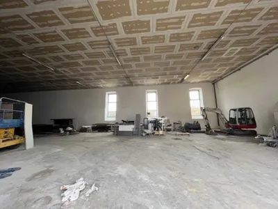 Gewerbeimmobilie mieten in Bruck an der Leitha – 288 m², € 8 – Bild 2 von 19