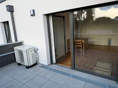 (reserviert) 3 Zimmer, 57 m², 50 m² Eigengarten, Klimaanlagen, U2 Nähe, Balkon, Stellplatz | Erstbezug 2026 | 1220 Wien – Bild 2