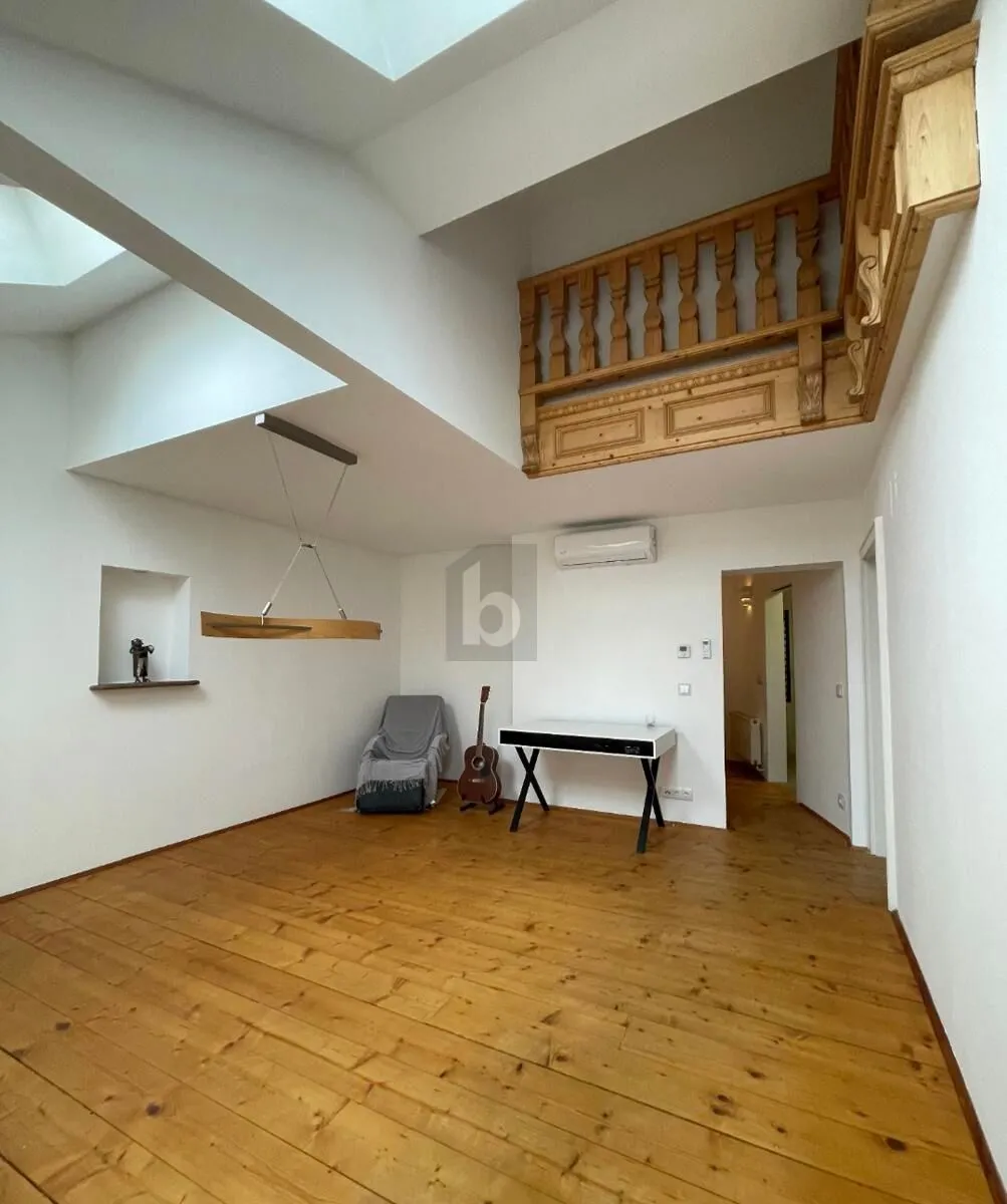STILVOLLER DACHGESCHOSSHIT MIT BALKON - Ansicht 3