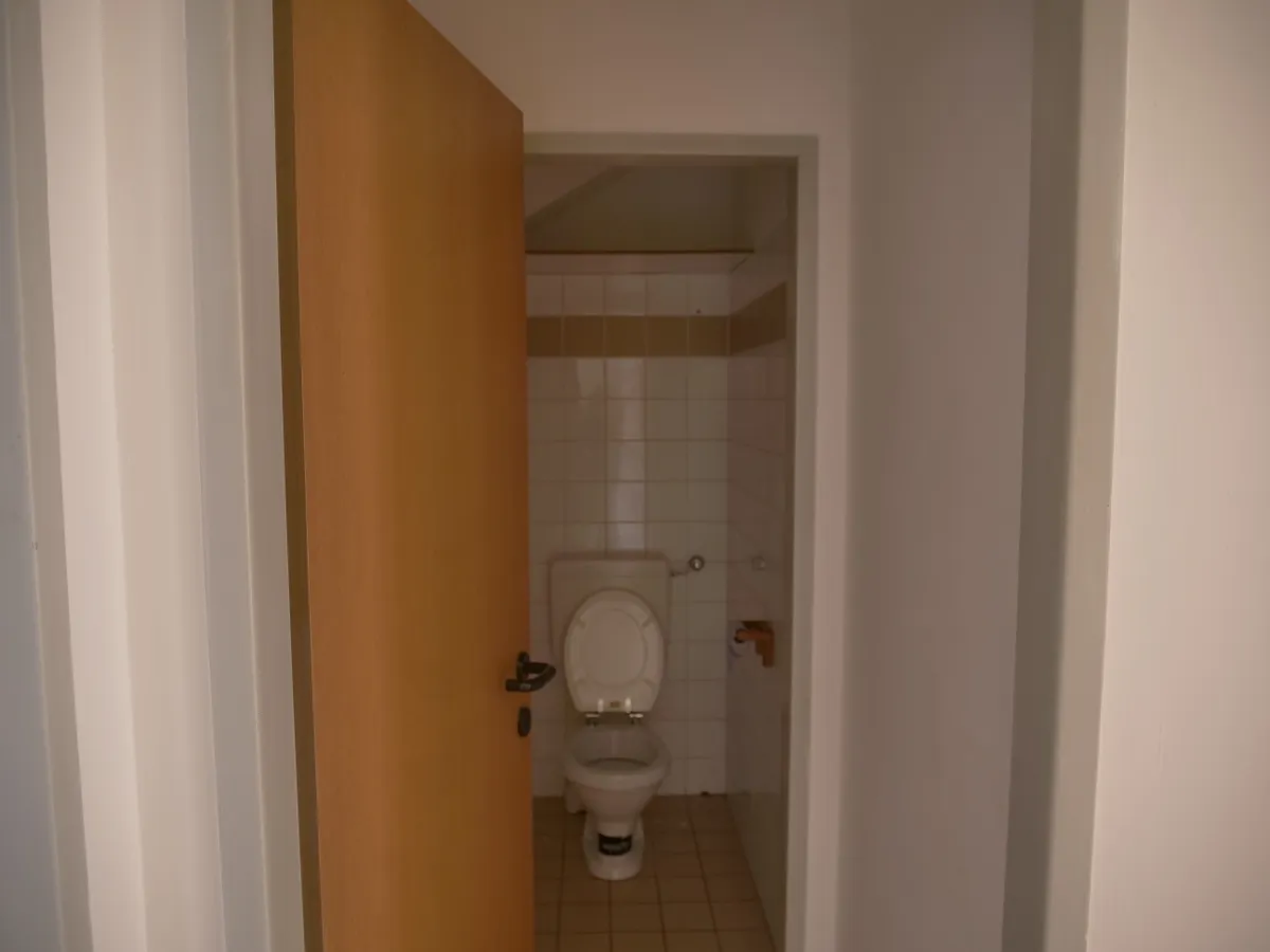 Kleine, ruhige u. feine Dachgeschoßwohnung mit Dachterrasse 54 m² beim Augarten - Ansicht 3