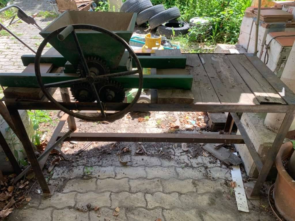 Obstpresse / Obstmühle / Obstquetsche