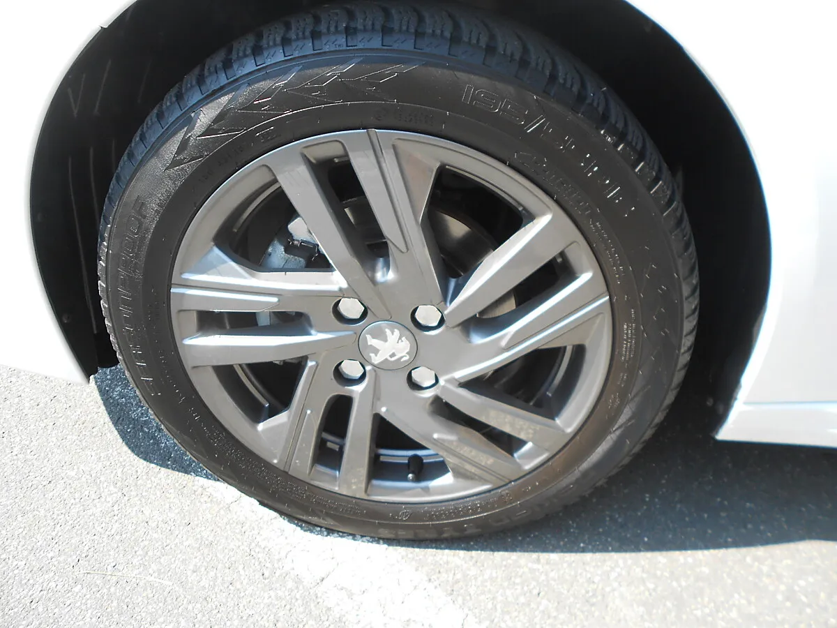 Peugeot 208 1.2 PureTech 75 Active Pack (EURO 6d) – Bild 6