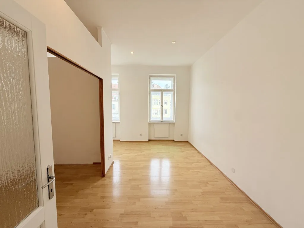 Kompaktes City-Apartment im generalsanierten Jahrhundertwendehaus mit Option zum Balkonausbau – pohled 3