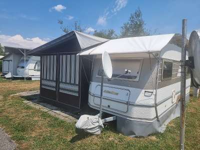 Wohnwagen Hymer Nova 521