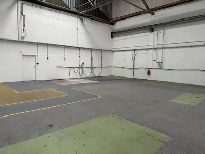Gewerbeimmobilie mieten in Mödling – 2 515 m² – Bild 7 von 11