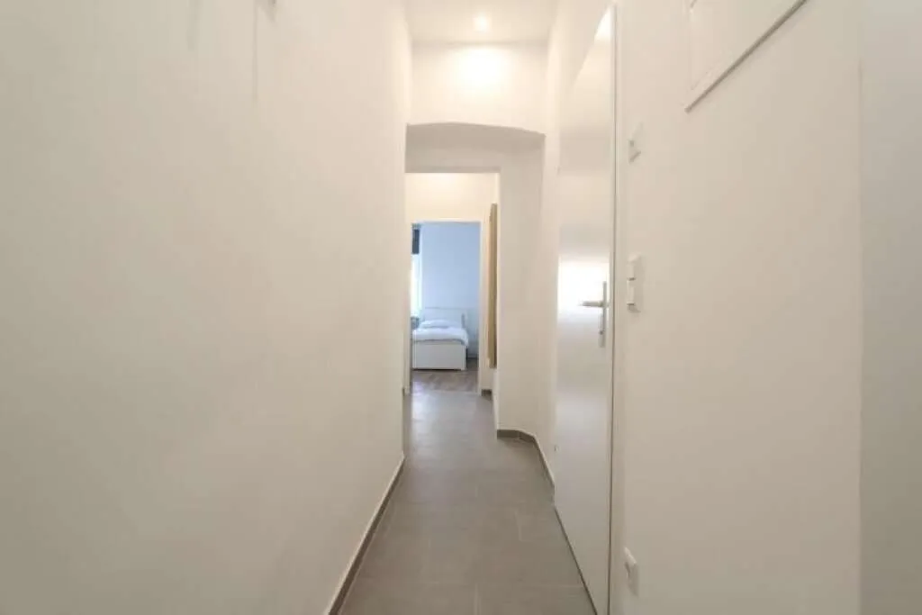 Wunderschöne, moderne 1-Zimmer-Wohnung in Bestlage! Kurzzeitvermietung! - Ansicht 2