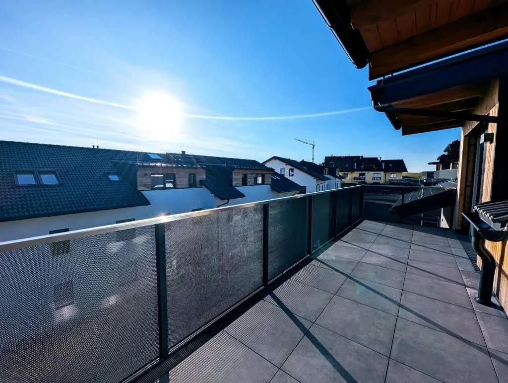 Ortszentrum Hallwang: Großzügige 4 Zimmer-Dachgeschoss-Erstbezugs-Wohnung mit großem Balkon! - Ansicht 3
