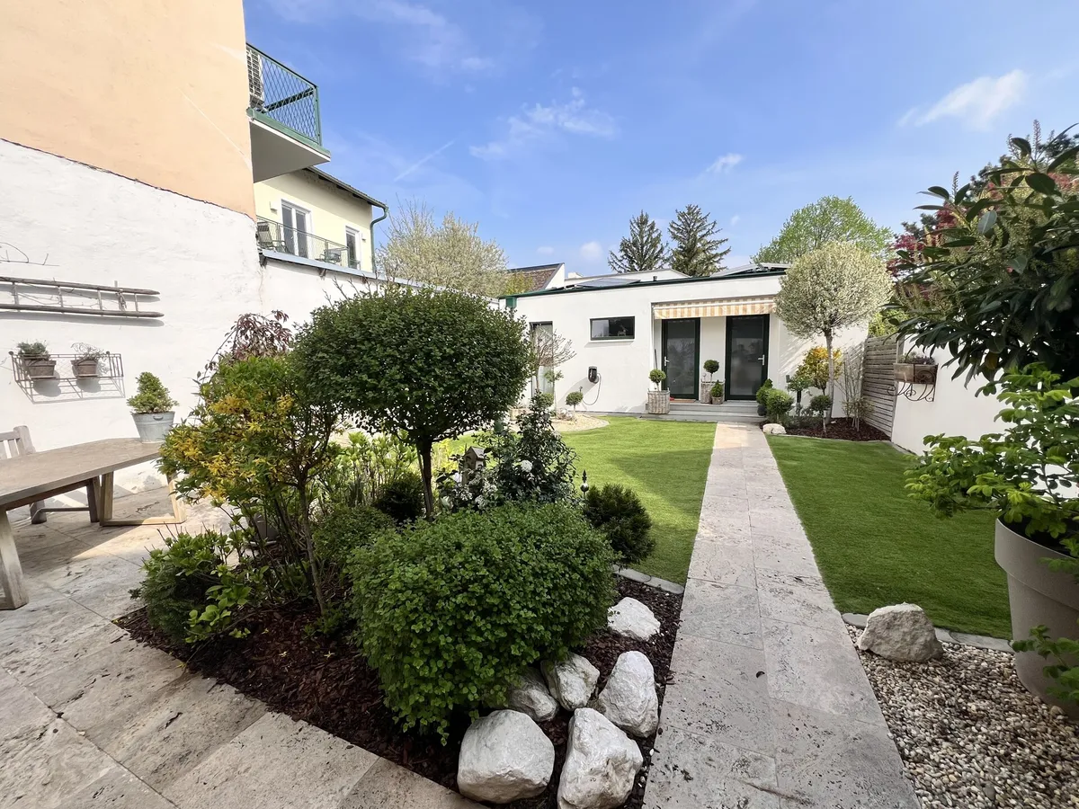 Alt trifft Neubau – pohled 2