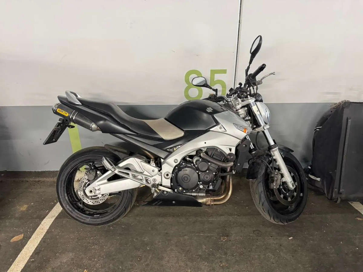 Suzuki GSR