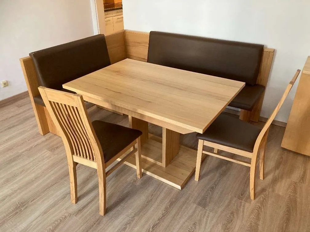 Eckbankgruppe mit ausziehbarem Tisch & 2 Stühlen - Holz / Kunstleder, € 120,- (1020 Wien)