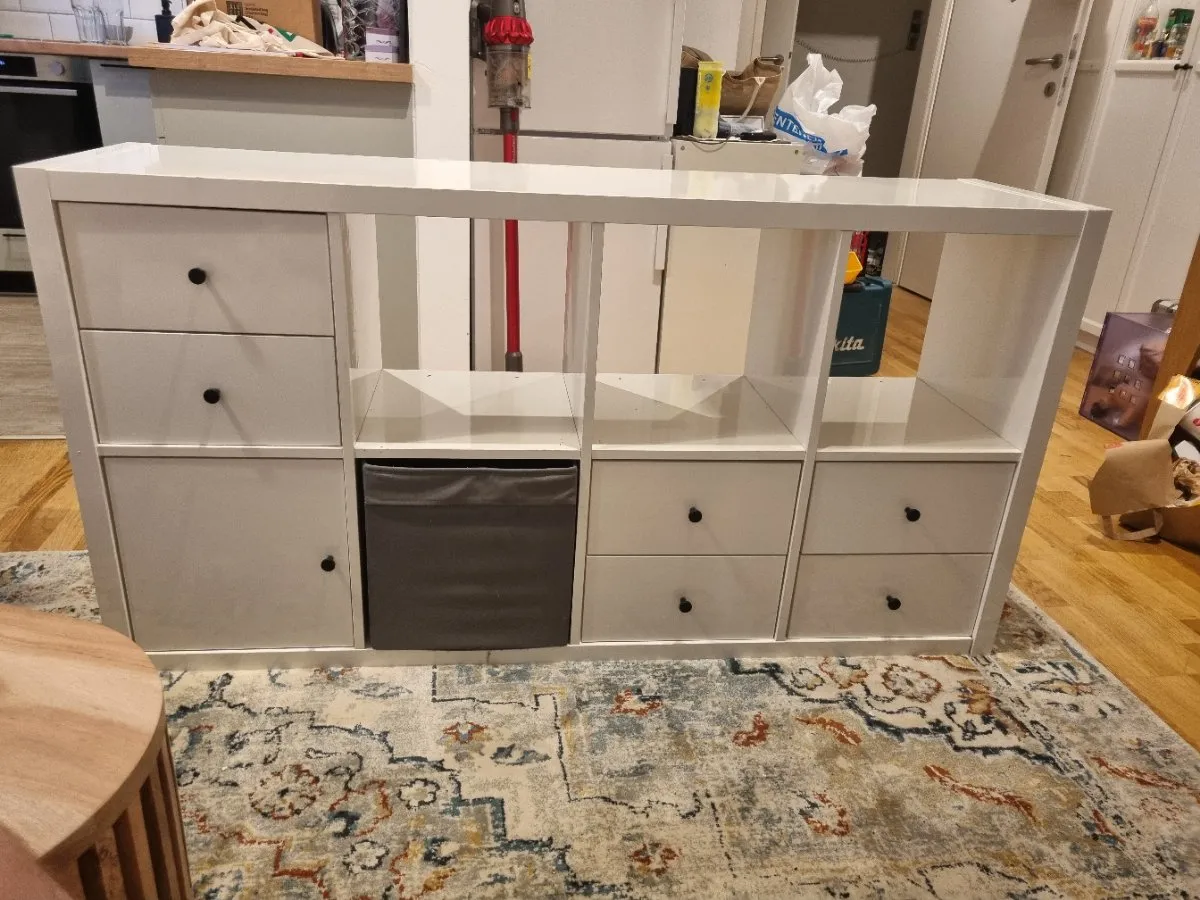 IKEA Kallax Regal 4x2 Hochglanz weiss, € 20,- (1100 Wien)