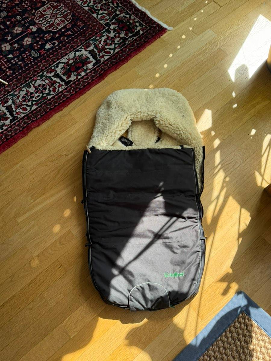 Fellhof Lammfellsack fr Kinderwagen - warm, funktionstchtig, guter  Zustand,  50,- (1030 Wien) - willhaben