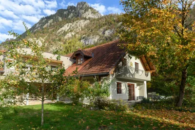 7-Zimmer-Gewerbeimmobilie kaufen in Gmunden – 239,43 m² – Bild 2 von 15