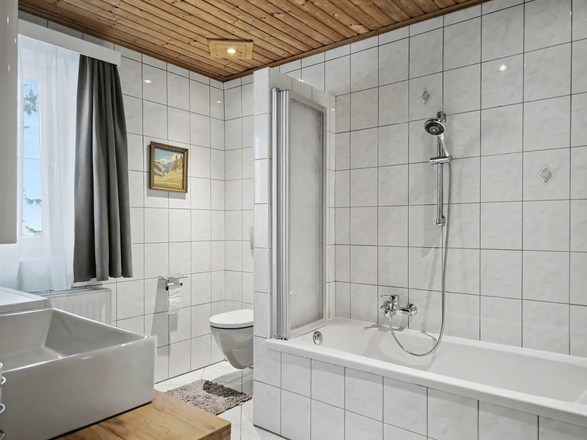 Wohnung für 1-6 Monate - Warmmiete ALL IN + Parkplatz - Ansicht 2