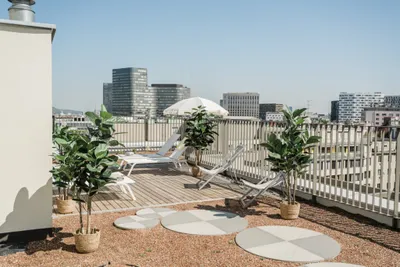 Stylische Kleinraumwohnung mit Rooftop, Gym & Sauna! – Bild 3