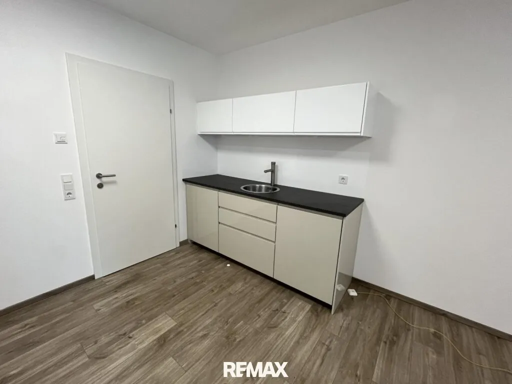 Zentral gelegenes Büro mit Top-Anbindung und Tiefgaragenplatz! - Ansicht 3
