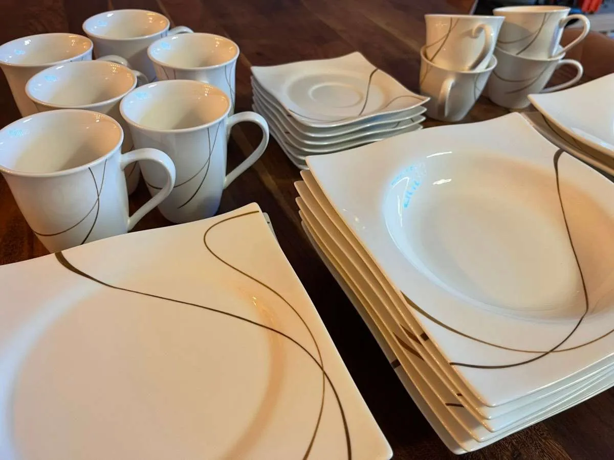 Geschirr Set Via Ritzenhoff, 34 Teile (Abholung am 1./2. Jänner!), € 0,- (2700 Wiener Neustadt)