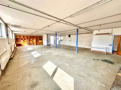 Gewerbeimmobilie mieten in Amstetten – 178 m², € 948