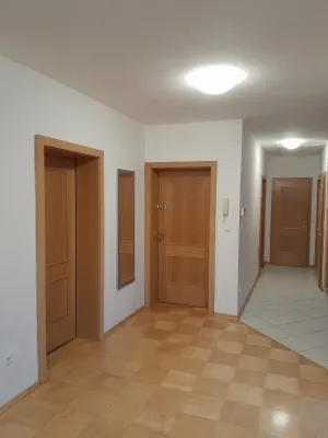 4-Zimmer-Wohnung mieten in Sankt Pölten Land – 100 m², € 1.000 – Bild 2 von 5