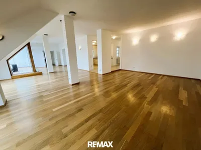 Stilvolle Luxus-Dachgeschosswohnung im Botschaftsviertel! 5 Zimmer, 2 Terrassen! Toller Blick auf den Botanischen Garten! – Bild 2