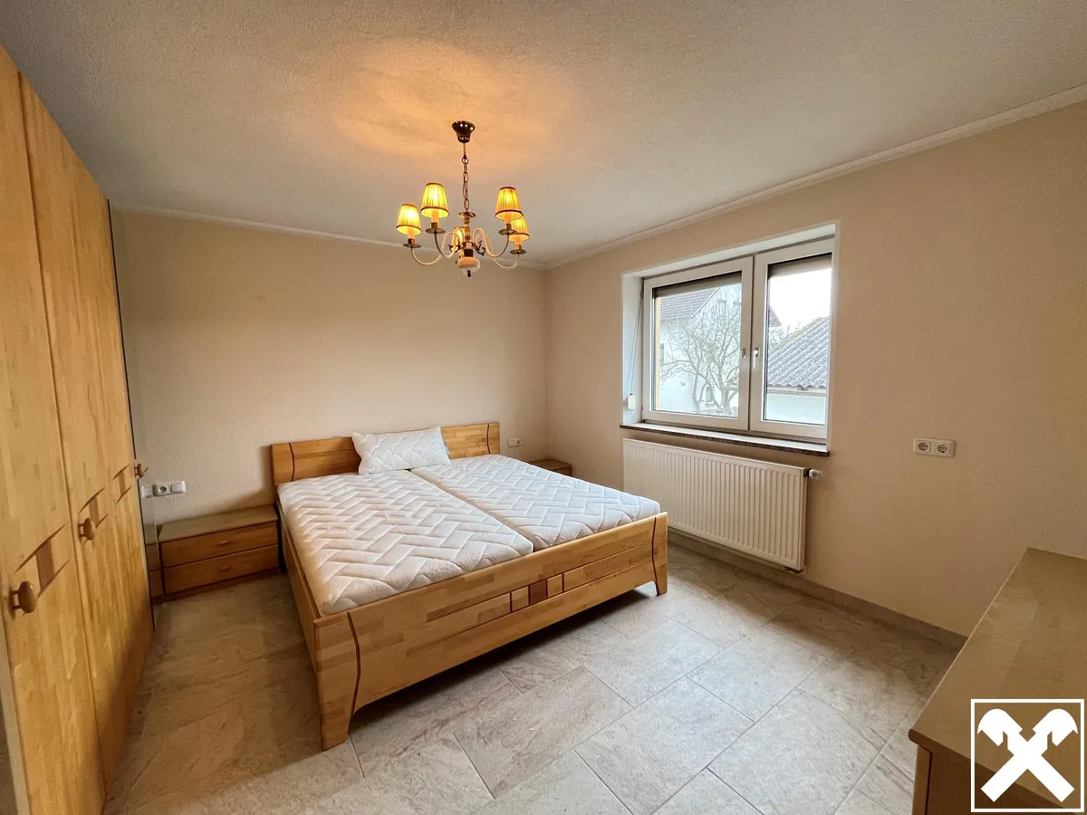 PREISSENKUNG - Mehrparteien-Wohnhaus in Stadtnähe - Ansicht 3