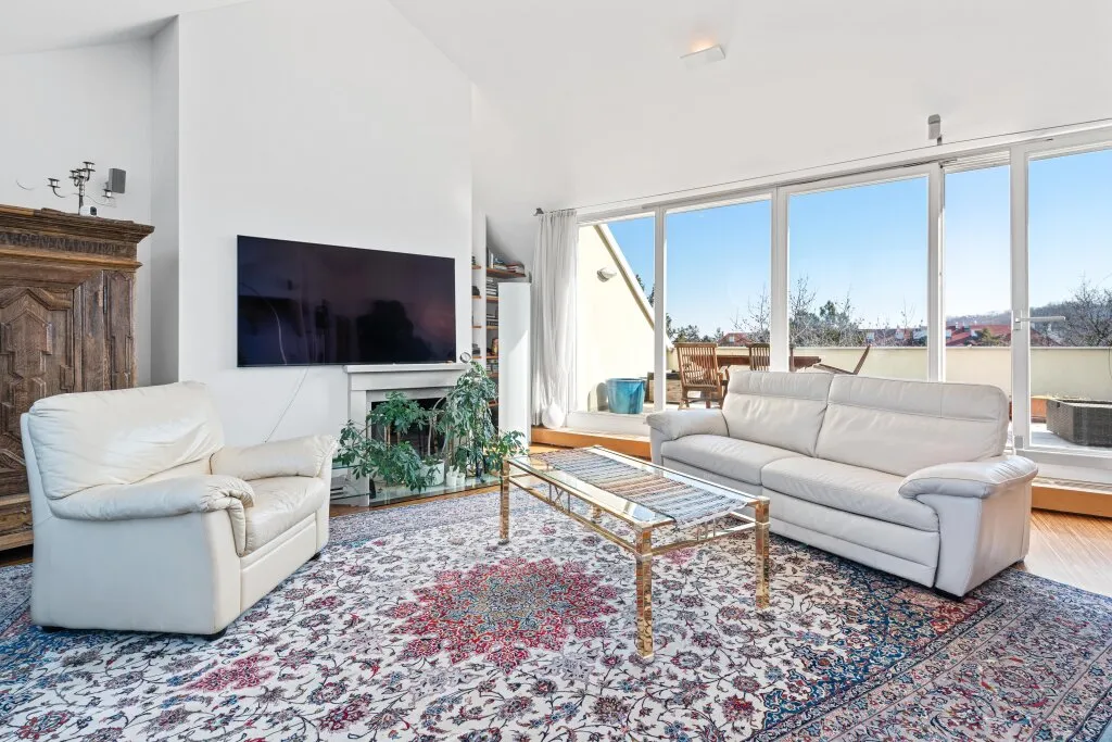 EXKLUSIVE LUXUS-MAISONETTE MIT TERRASSE, SAUNA & 2 GARAGENPLÄTZEN - Ansicht 3