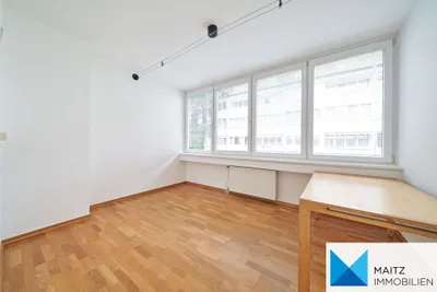 GRINZING: Wohnung mit Townhouse-Charakter