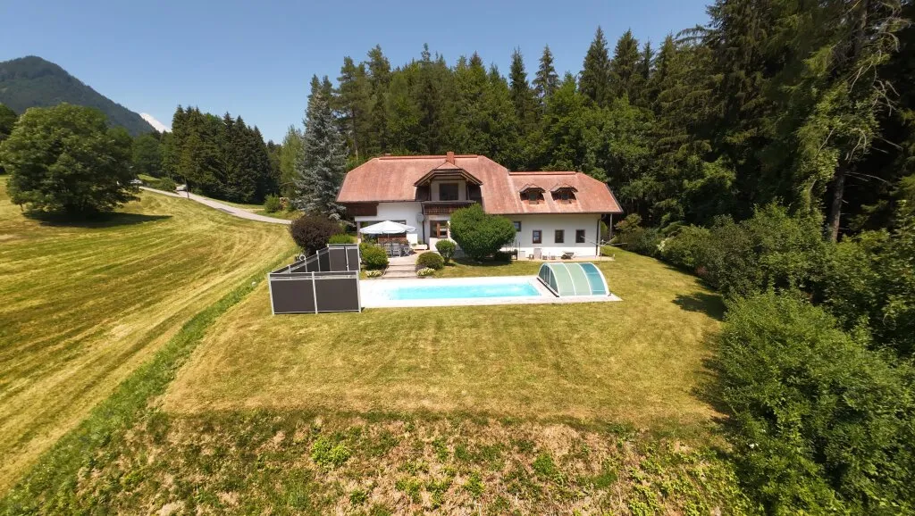Wohnen mit Weitblick - Einfamilienhaus mit Pool und herrlichem Garten in ruhiger Sonnenlage – pohled 2