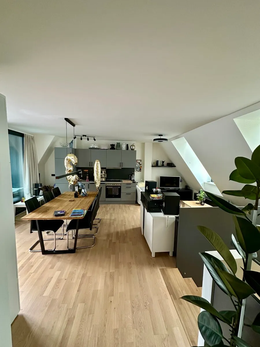 Luxuriöse Innenstadt Wohnung möbliert zu vermieten - Widok 2