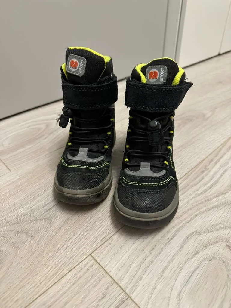 Kinder Winterstiefel Gr. 28 - warm, schwarz