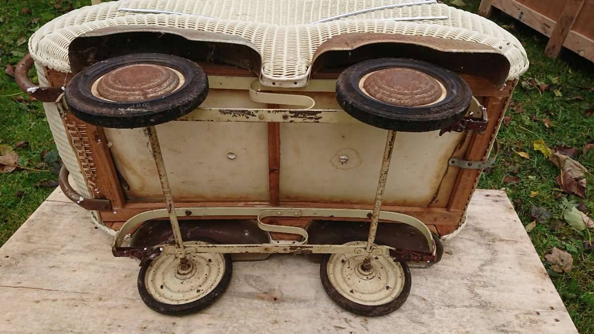 Kinderwagen 50er,60er Jahre,  20,- (4890 Frankenmarkt) - willhaben