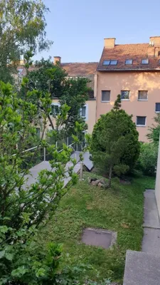 Groß Garconniere mit Balkon in absoluter Ruhelage - Nähe Pötzleinsdorfer Schlosspark und Türkenschanzpark