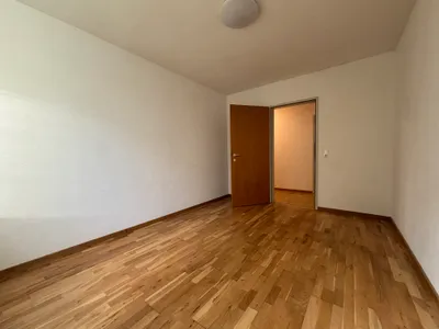 3-Zimmer-Wohnung | separate Küche | großer Abstellraum | Nähe U1 Kagraner Platz | Miete inkl. Heizkosten – Bild 3
