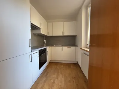 3-Zimmer-Wohnung | separate Küche | großer Abstellraum | Nähe U1 Kagraner Platz | Miete inkl. Heizkosten